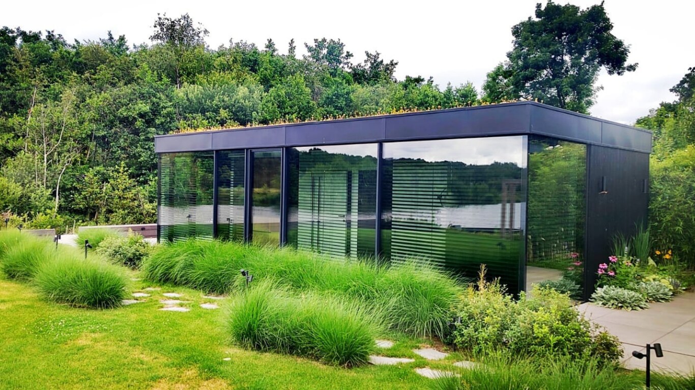 A glass garden pavilion built by SFFTODAY