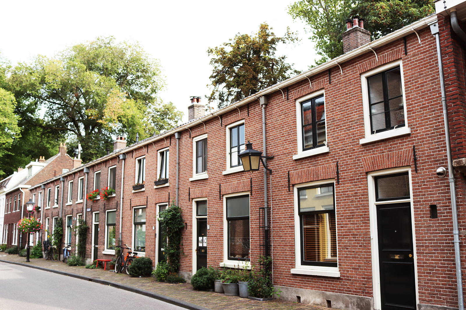 Contemporary brick homes built by SFFTODAY