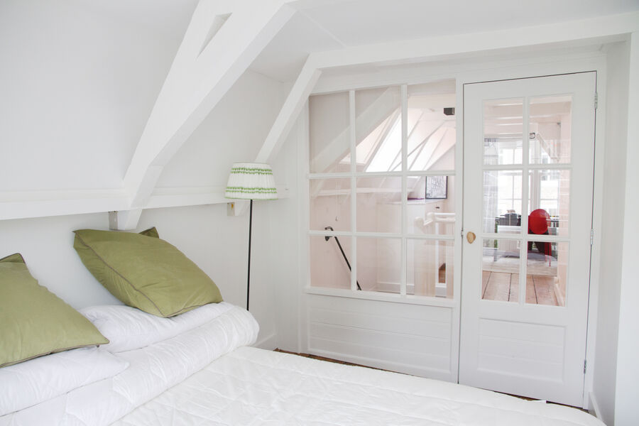 Bedrooms & interiors by SFFTODAY