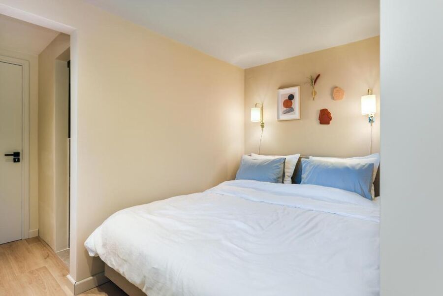 Bedrooms & interiors detail