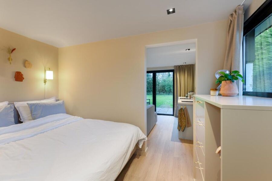 Bedrooms & interiors detail